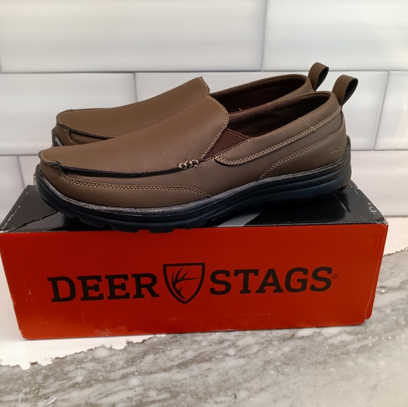 Men's Deer Stag slip on brown loafers New in Box - SZ 9 - Picture 2 of 7